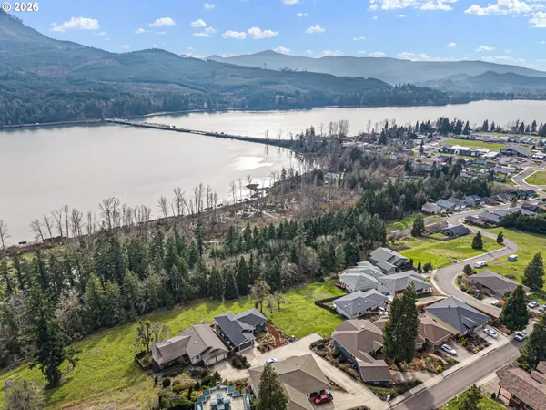 $465,000 | 530 Sunridge Lane, Lowell, OR 97452