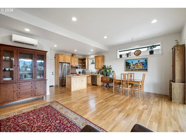 $465,000 | 530 Sunridge Lane, Lowell, OR 97452