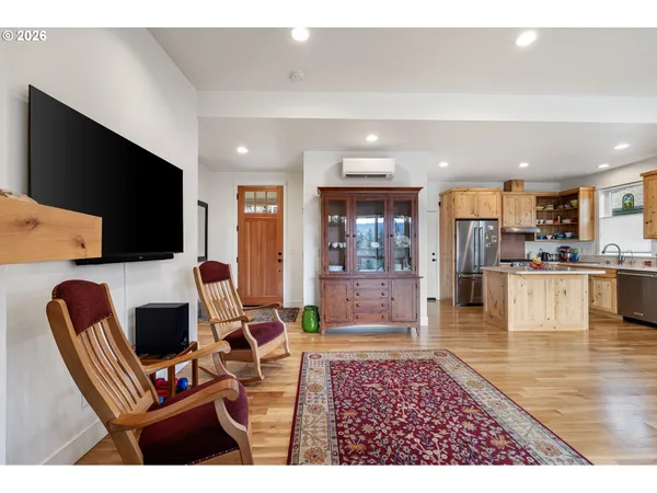 $465,000 | 530 Sunridge Lane, Lowell, OR 97452