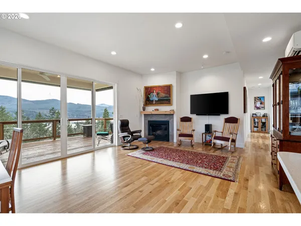 $465,000 | 530 Sunridge Lane, Lowell, OR 97452