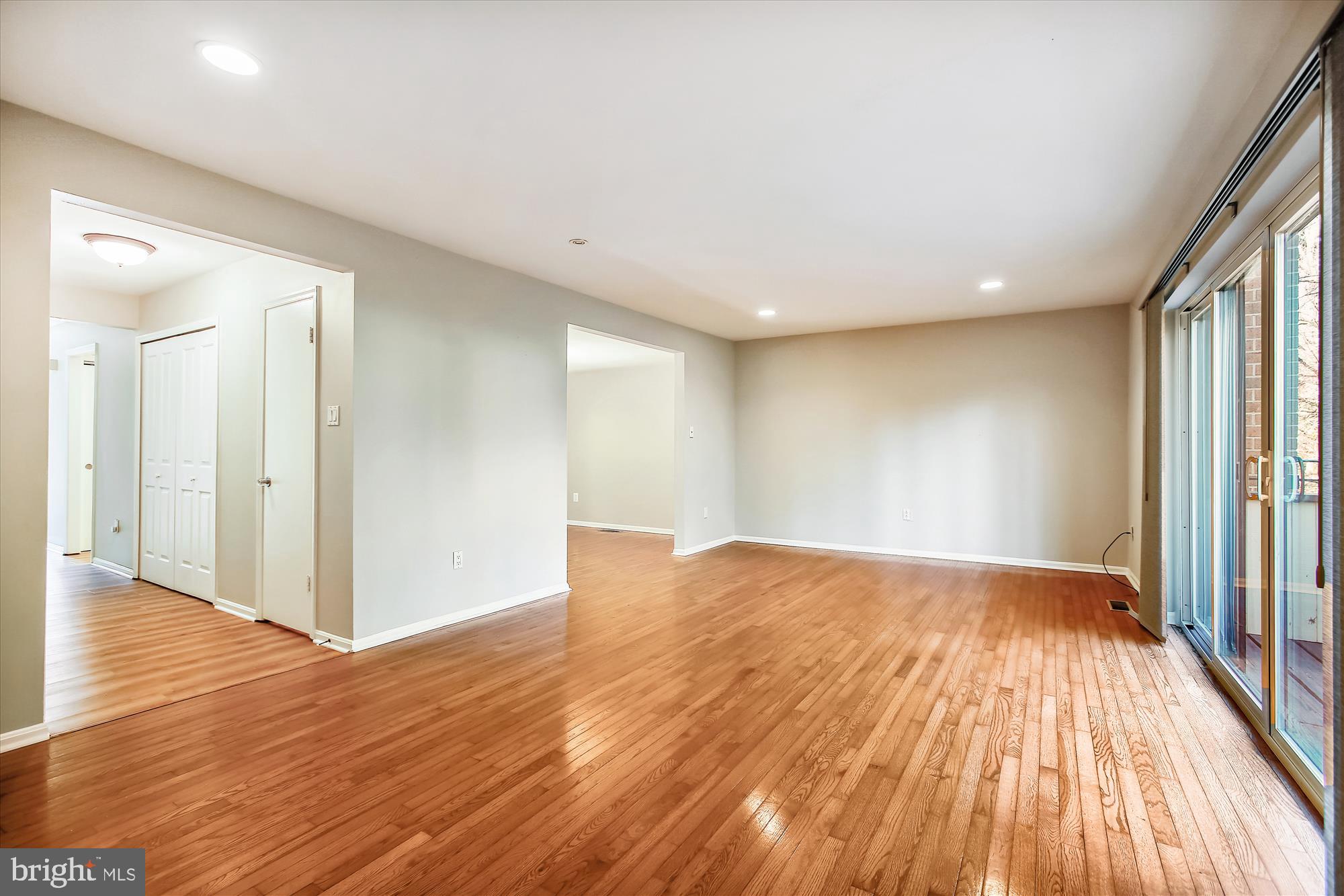 11042 Saffold Way Reston, VA 20190 - Photo 12 of 50 LIV RM with hdwd floor and walkout to balcony