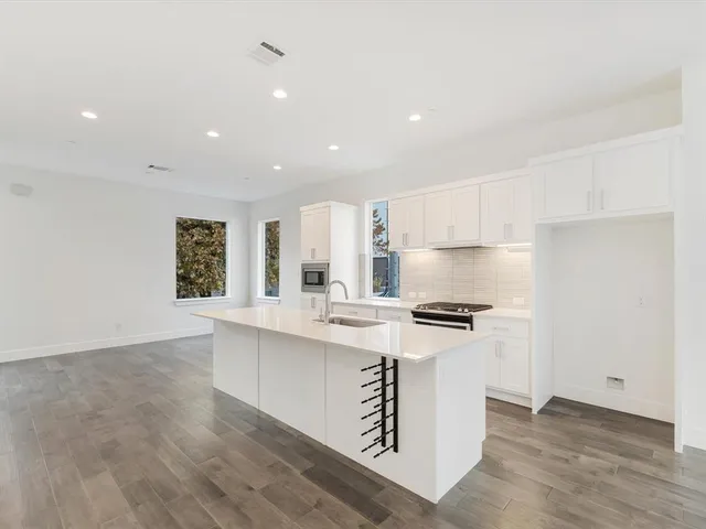 $494,900 | 1771 Mccoy Street, Unit 305, Dallas, TX 75204