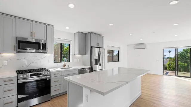 $5,500 | 3817 Highland Drive, Carlsbad, CA 92008