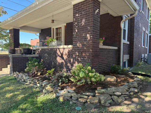 $169,900 | 216 Buntin Street, Vincennes, IN 47591