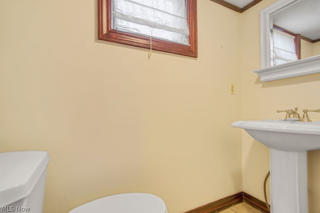 3300 Ardmore Road Cleveland, OH 44120 - Photo 16 of 37 1st floor half bath