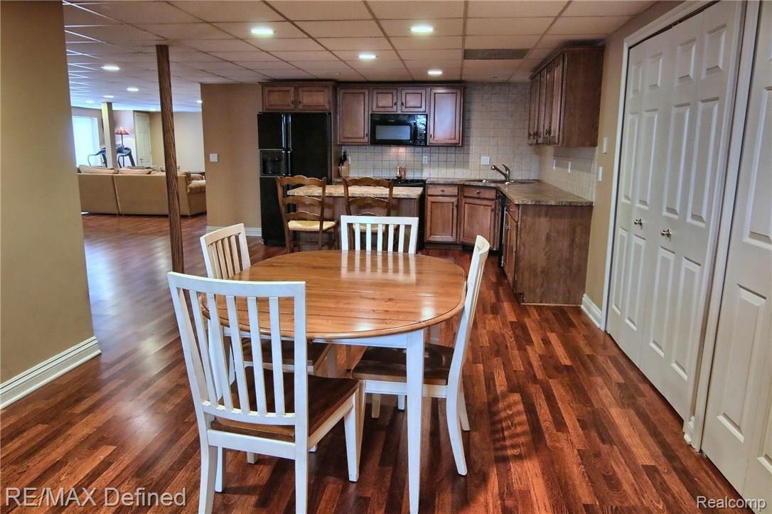 3960 Elk Drive Rochester, MI 48306 - Photo 10 of 27 Finished_Lower_Level_Breakfast_Nook.jpg