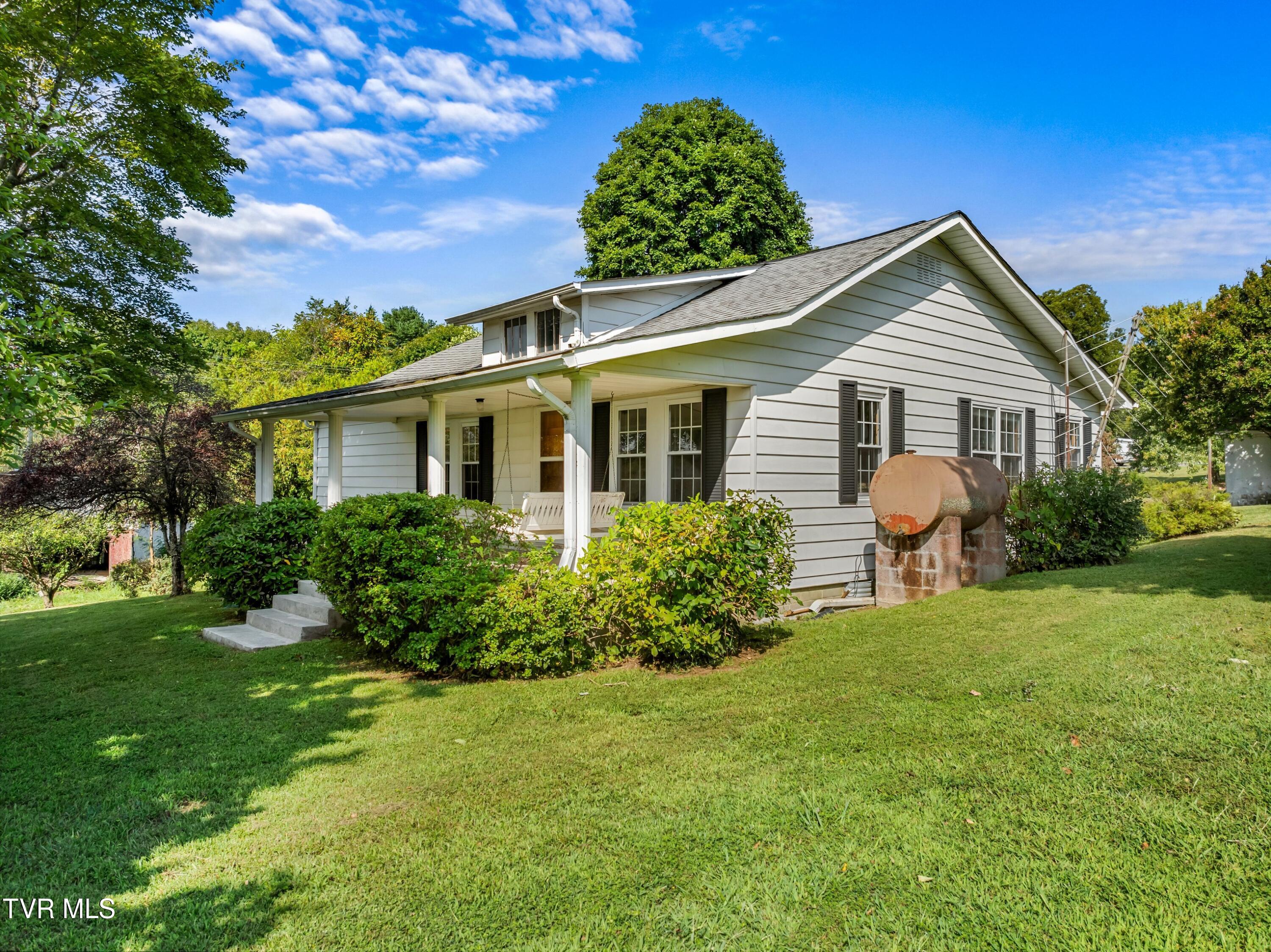 120 Raymond Layel Road Bean Station, TN 37708 - Photo 2 of 43 B.jpg-SMALL