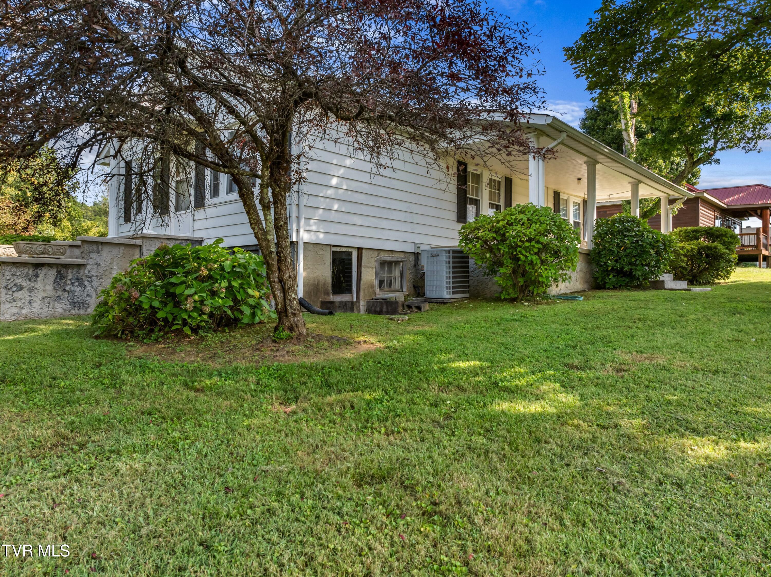 120 Raymond Layel Road Bean Station, TN 37708 - Photo 24 of 43 XJI_20240903095412_0141_D.jpg-SMALL
