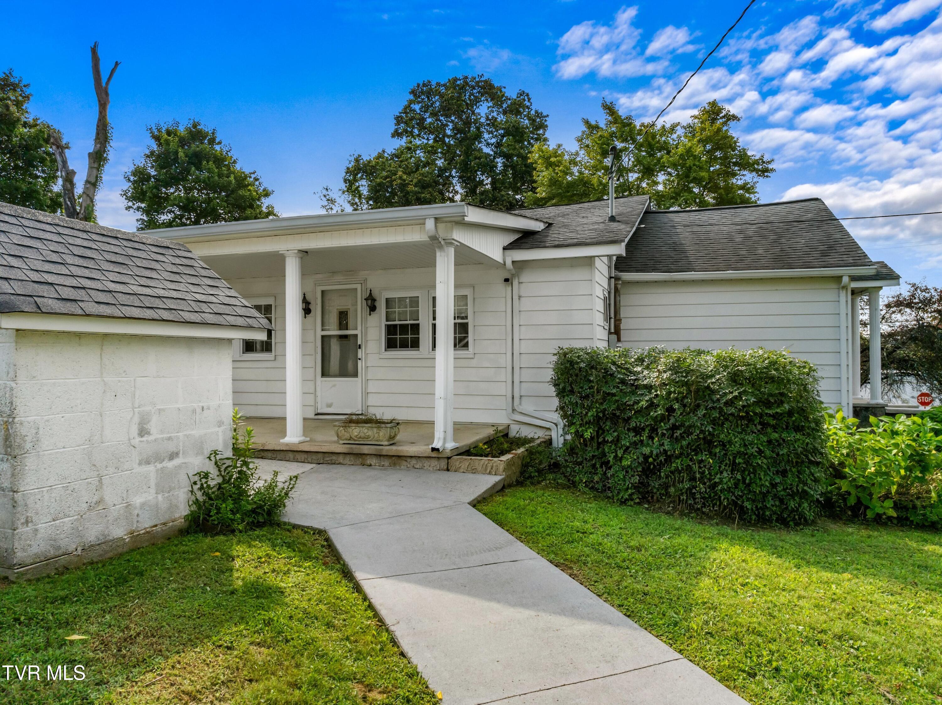 120 Raymond Layel Road Bean Station, TN 37708 - Photo 26 of 43 XJI_20240903095515_0151_D.jpg-SMALL