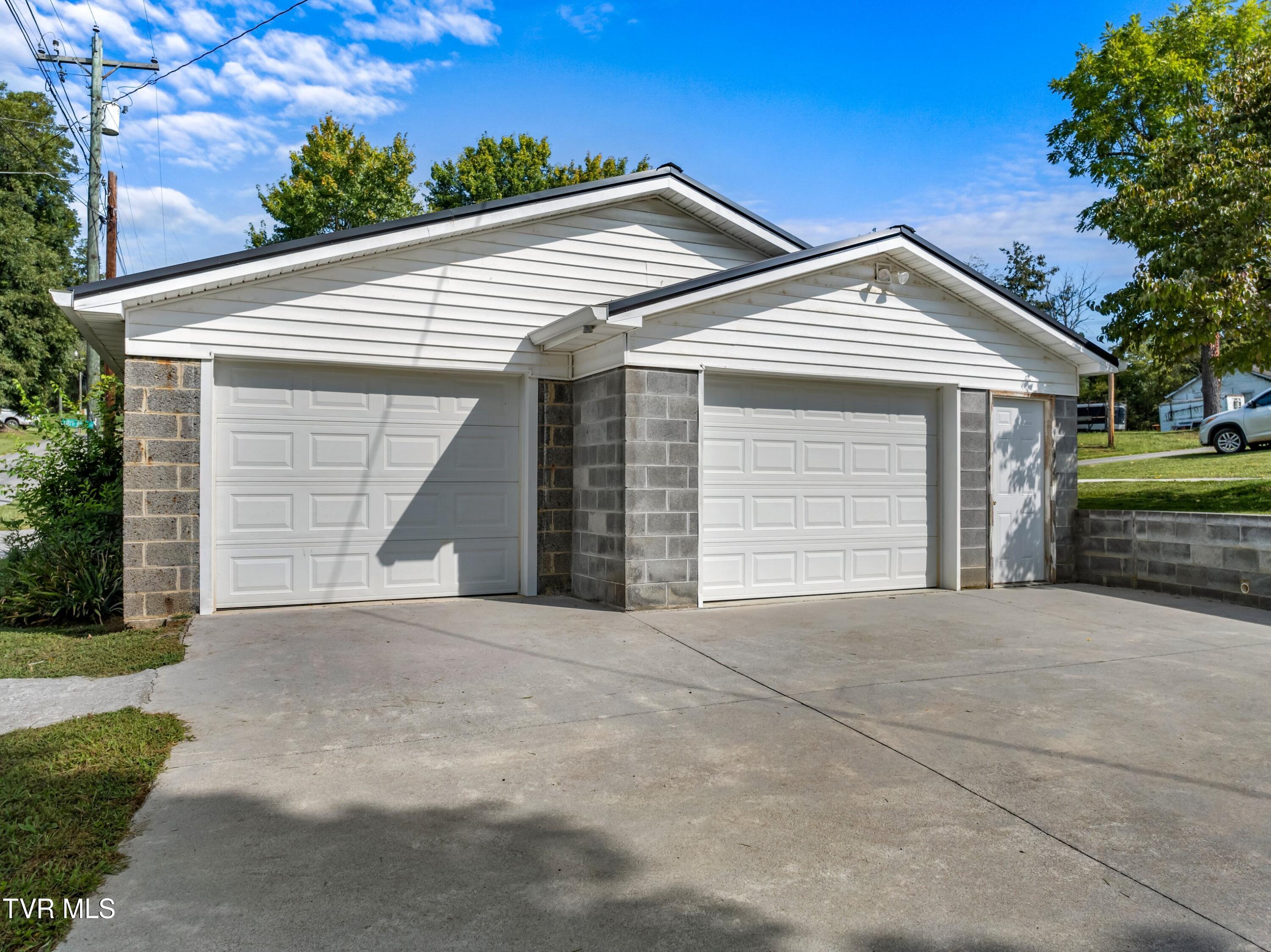 120 Raymond Layel Road Bean Station, TN 37708 - Photo 3 of 43 C.jpg-SMALL