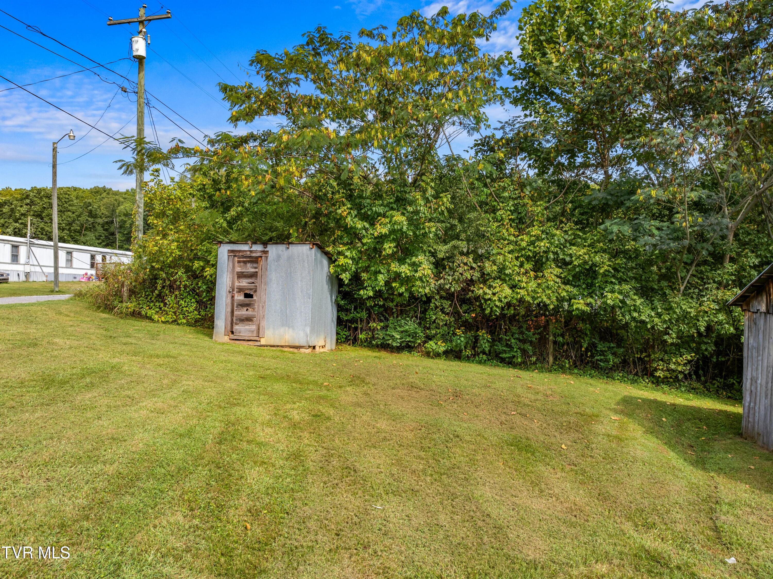 120 Raymond Layel Road Bean Station, TN 37708 - Photo 39 of 43 XJI_20240903100516_0228_D.jpg-SMALL