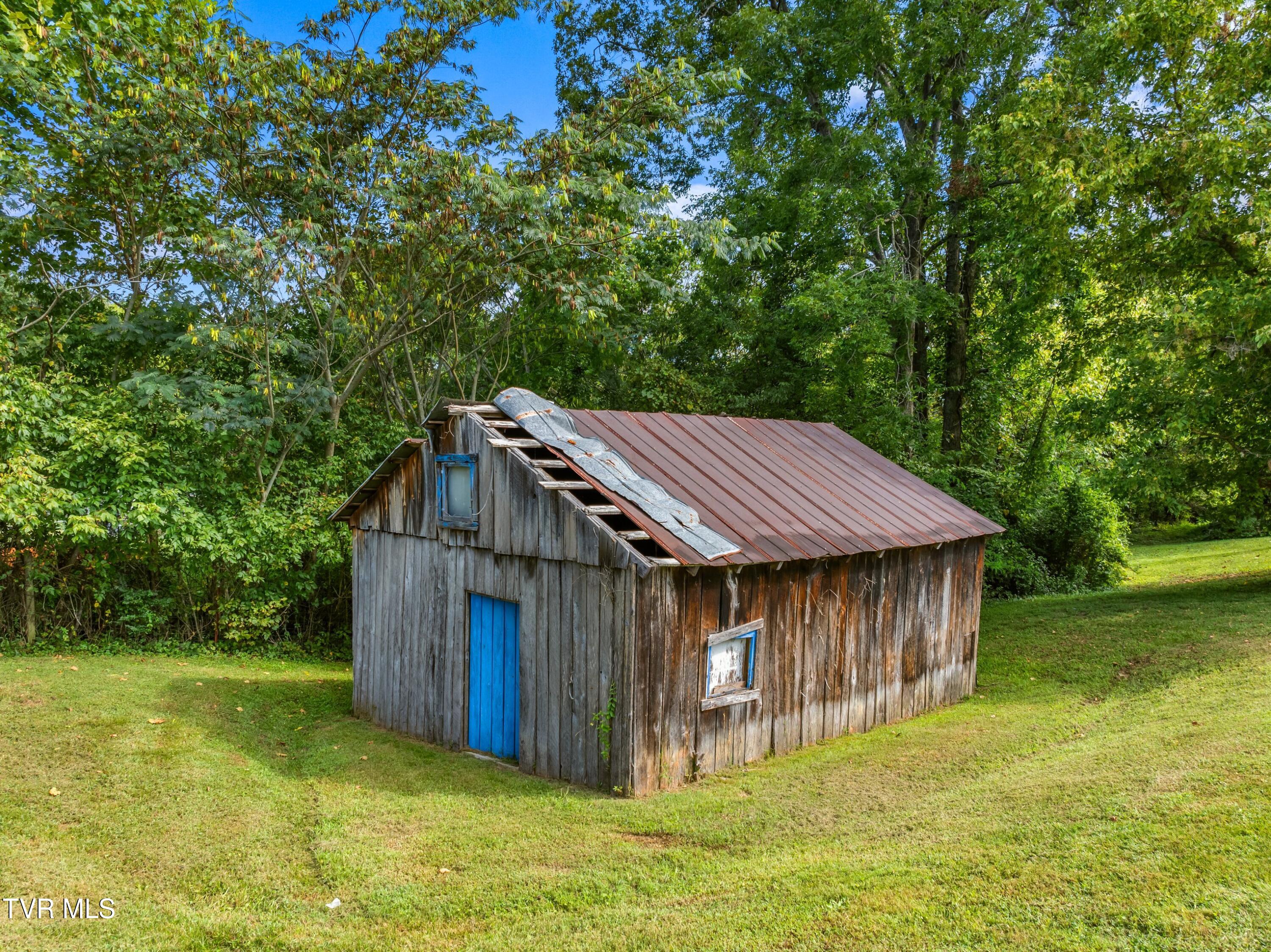 120 Raymond Layel Road Bean Station, TN 37708 - Photo 40 of 43 XJI_20240903100521_0233_D.jpg-SMALL
