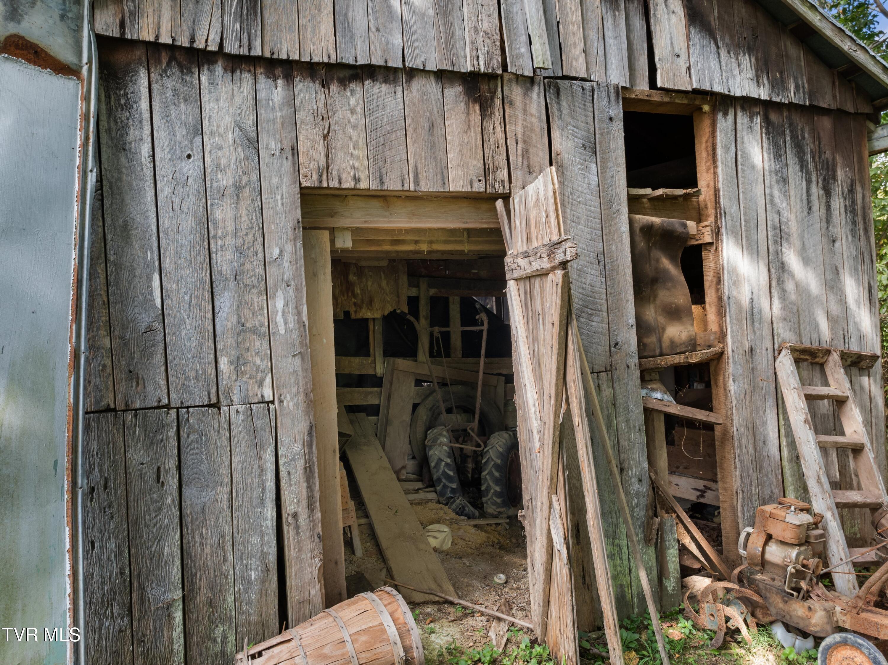 120 Raymond Layel Road Bean Station, TN 37708 - Photo 43 of 43 XJI_20240903100650_0248_D.jpg-SMALL