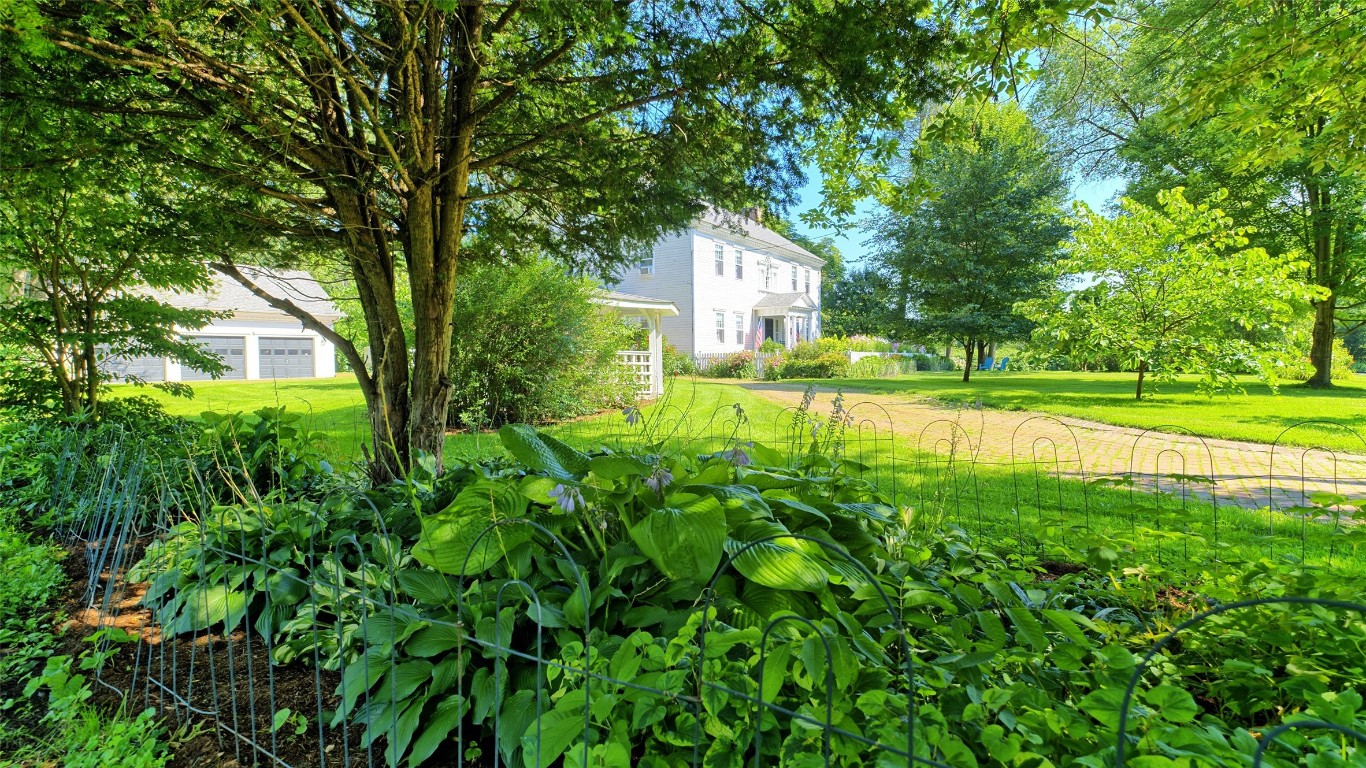 3725 River Road Endicott, NY 13760 - Photo 3 of 32