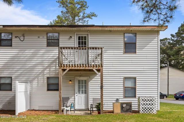 $900 | 101 Ravenwood Drive, Unit C, Jacksonville, NC 28546