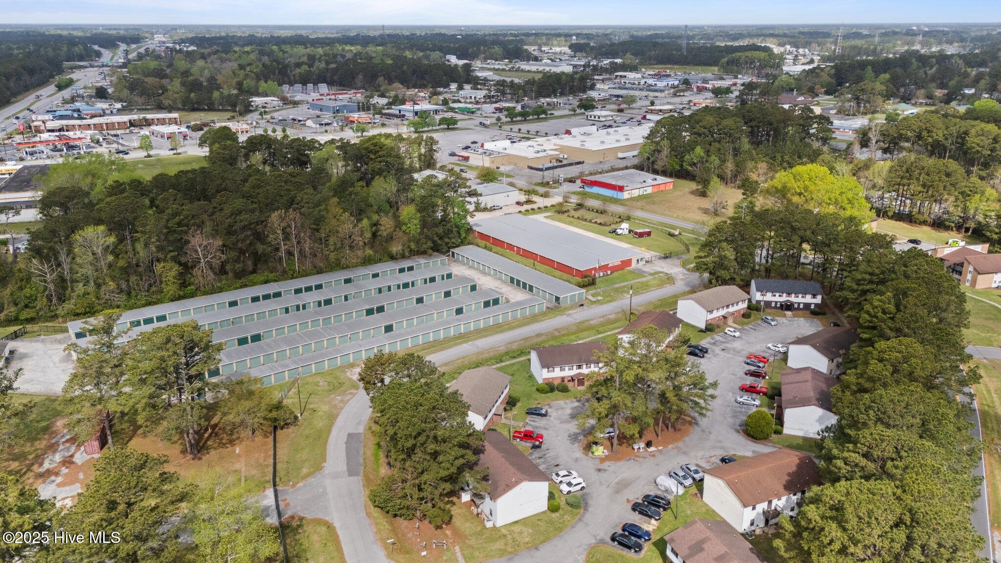 101 Ravenwood Drive, Unit C Jacksonville, NC 28546 - Photo 17 of 20 10-web-or-mls-DJI_20250404103559_0133_D