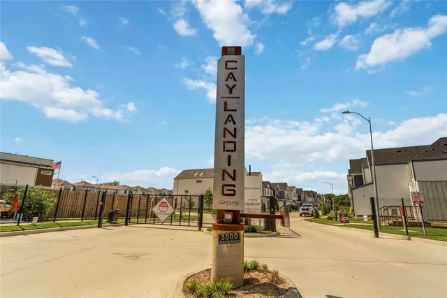 $2,400 | 13437 Sun Cay Drive, Houston, TX 77047