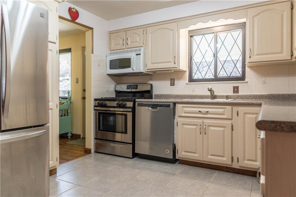 333 West Bruceton Road Pittsburgh, PA 15236 - Photo 6 of 18 Plenty of cabinet space. All appliances included.