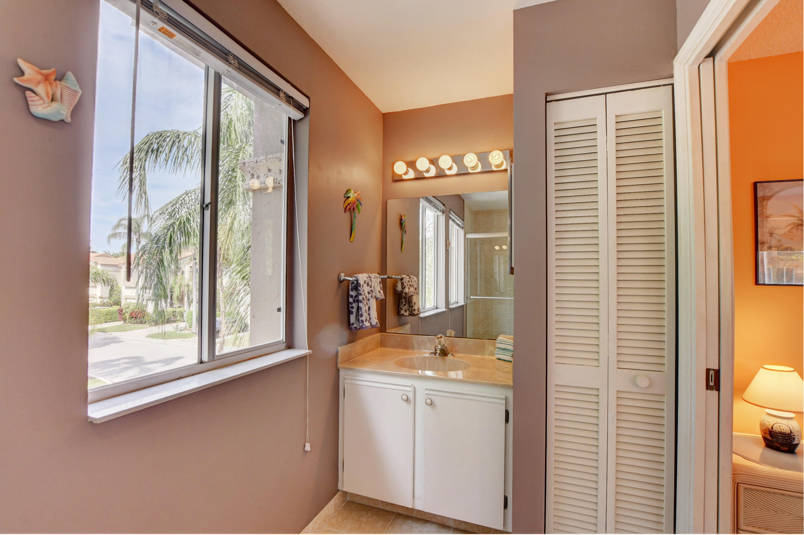 6746 Via Regina Boca Raton, FL 33433 - Photo 20 of 25 2nd bathroom