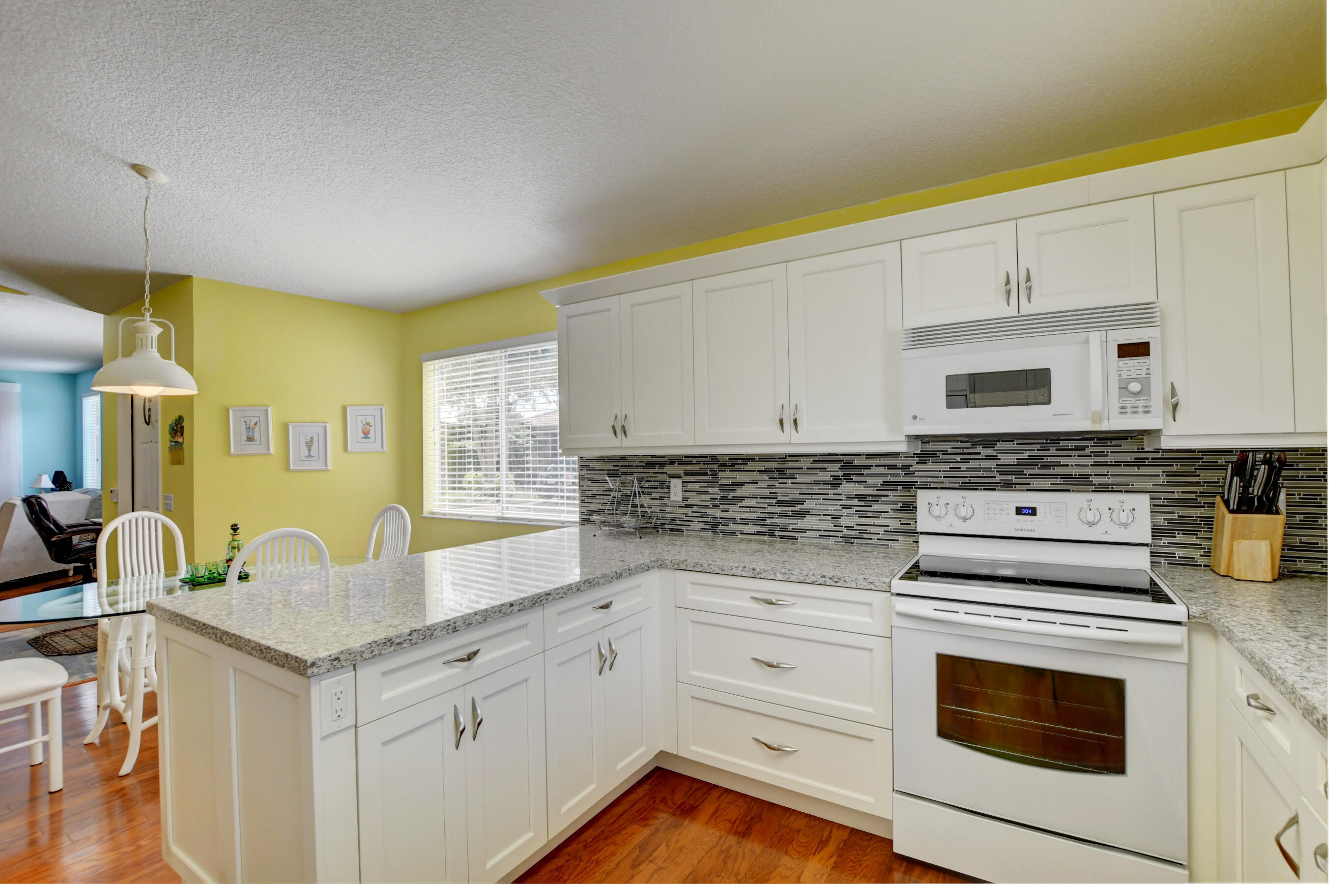 6746 Via Regina Boca Raton, FL 33433 - Photo 5 of 25 kitchen