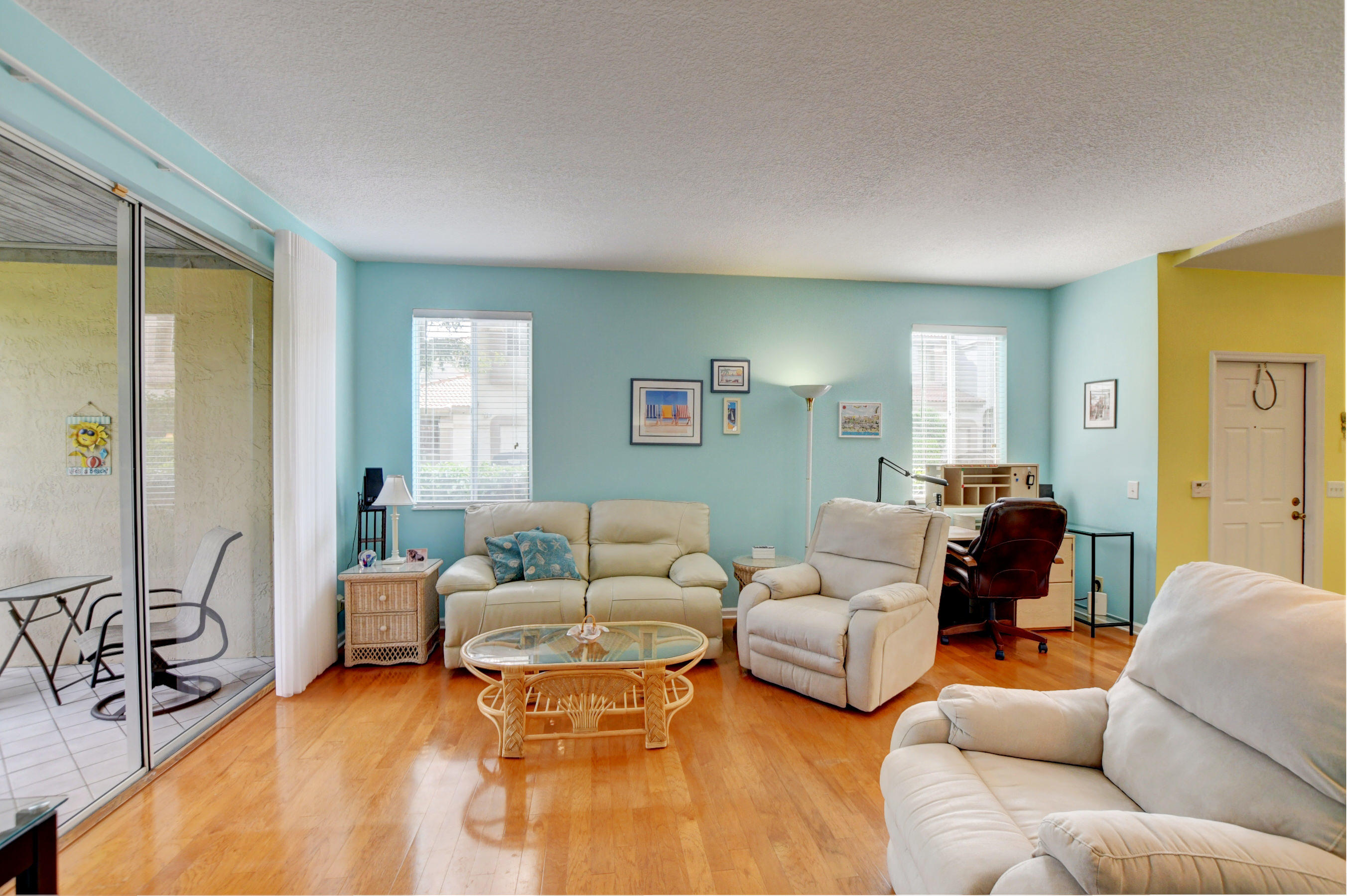6746 Via Regina Boca Raton, FL 33433 - Photo 8 of 25 living room