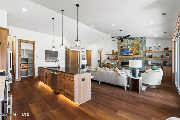 $1,200,000 | 43 Osprey Lane, Sandpoint, ID 83864