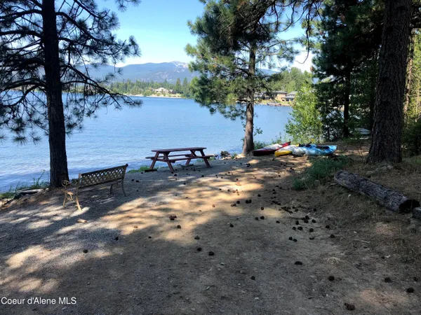 $1,200,000 | 43 Osprey Lane, Sandpoint, ID 83864