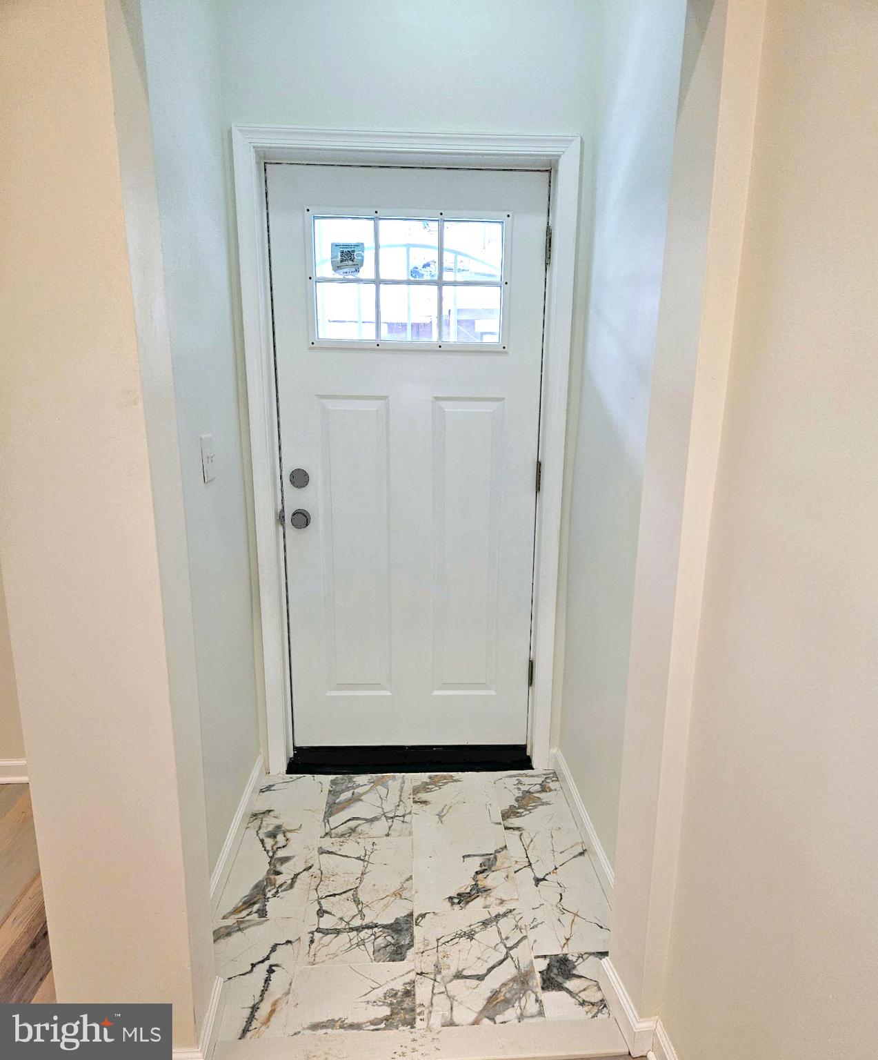 33 North Ruby Street Philadelphia, PA 19139 - Photo 13 of 41 Front Entrance Foyer