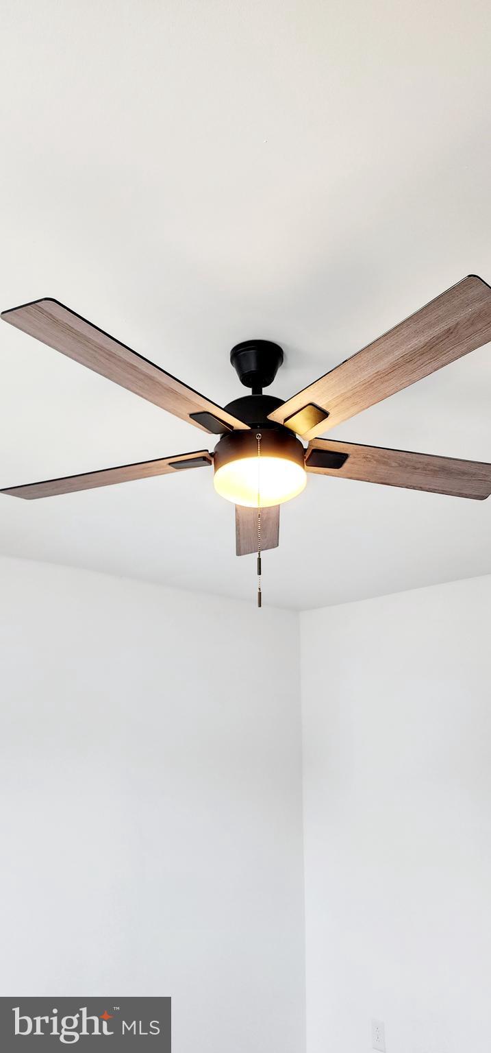 33 North Ruby Street Philadelphia, PA 19139 - Photo 21 of 41 Bedroom Ceiling FAn