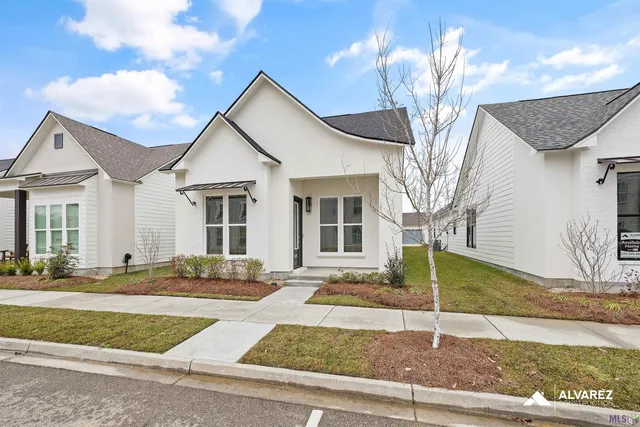$2,200 | 9976 Couret Drive, Baton Rouge, LA 70818