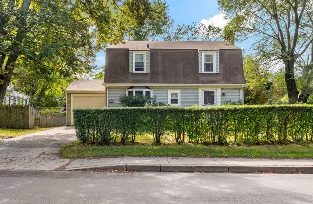 $520,000 | 114 Maple Avenue, Middletown, RI 02842