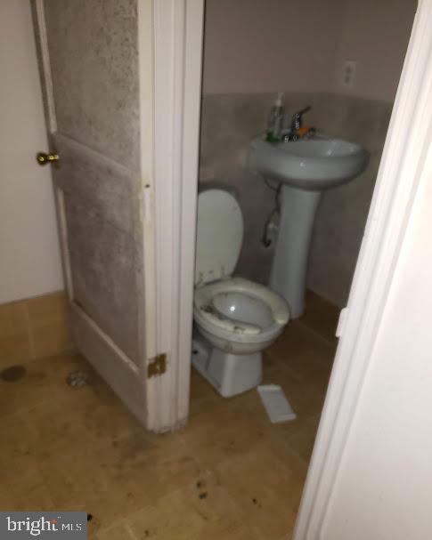 107 Edgerton Road Towson, MD 21286 - Photo 24 of 24 Half Bath