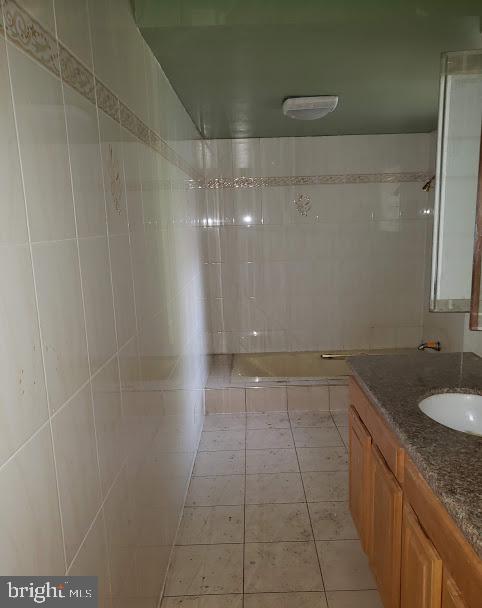 107 Edgerton Road Towson, MD 21286 - Photo 5 of 24 Bath 1