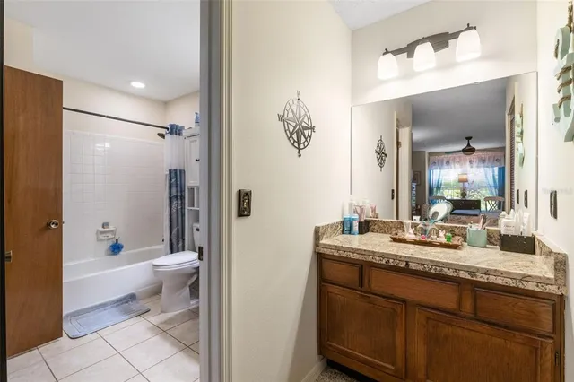 $239,000 | 3122 Valley Oaks Drive, Tampa, FL 33618