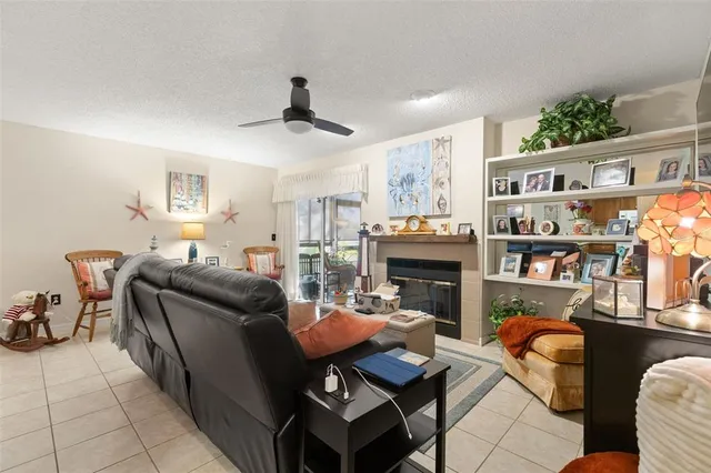 $239,000 | 3122 Valley Oaks Drive, Tampa, FL 33618