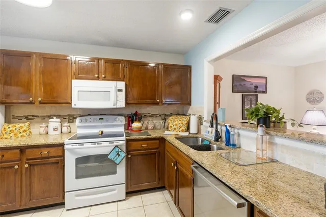 $239,000 | 3122 Valley Oaks Drive, Tampa, FL 33618