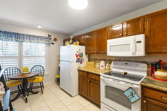 $239,000 | 3122 Valley Oaks Drive, Tampa, FL 33618