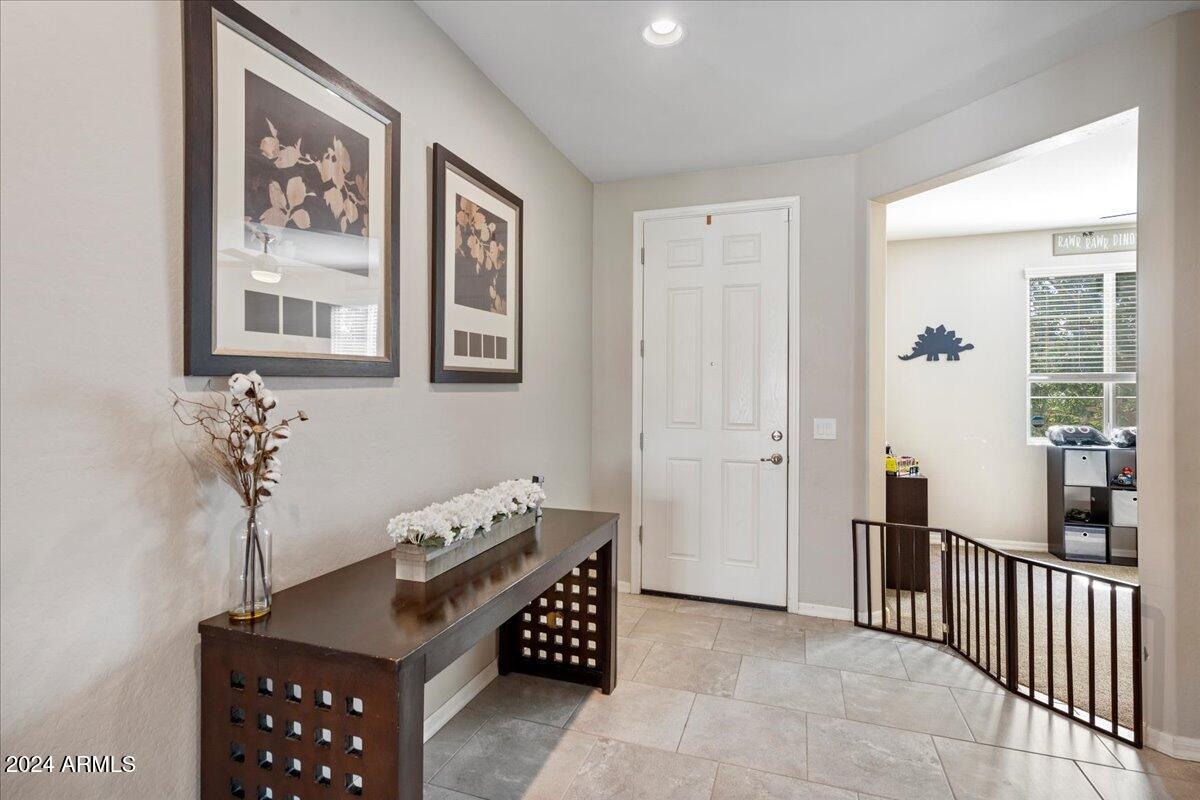 06-Entryway