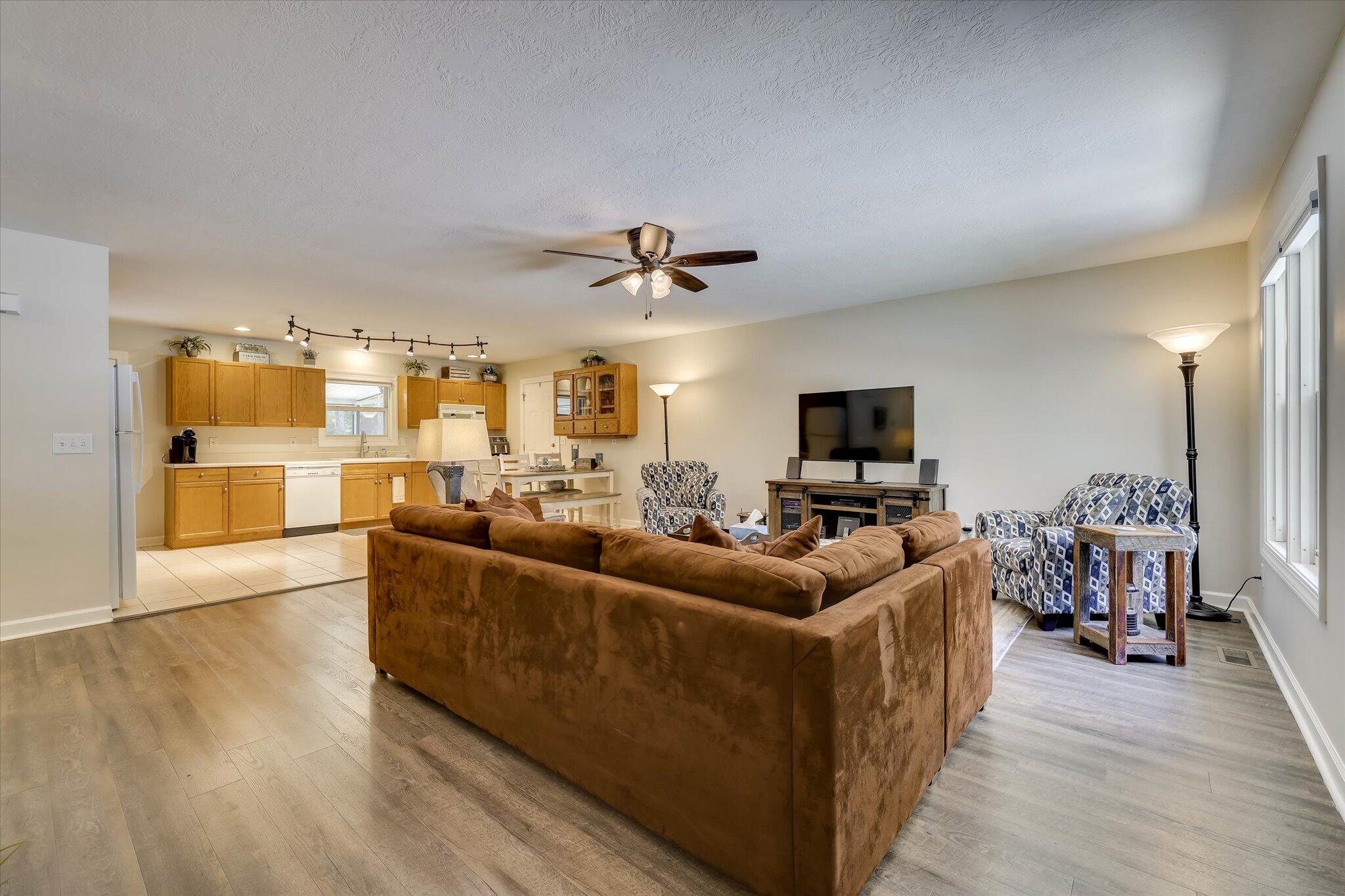 136-138 Edmunds Cemetery Road McCormick, SC 29835 - Photo 7 of 75 136