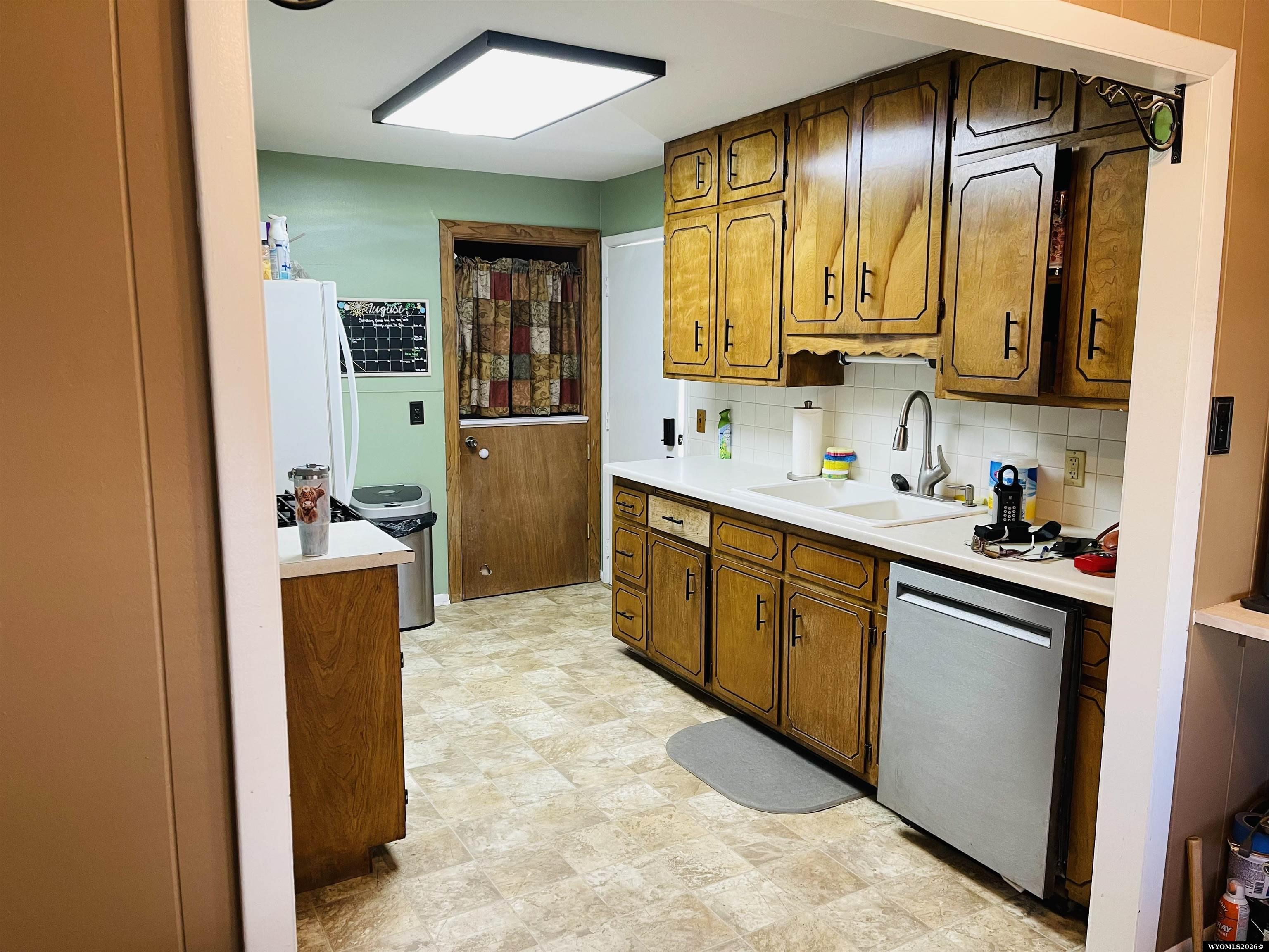 1435 Maple Street Casper, WY 82604 - Photo 3 of 18 Gallery Image 3