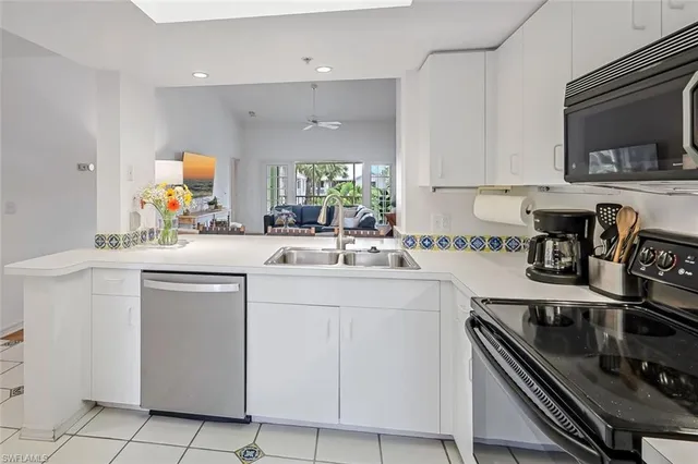 $18,000 | 433 2nd Street South, Unit B202, Naples, FL 34102