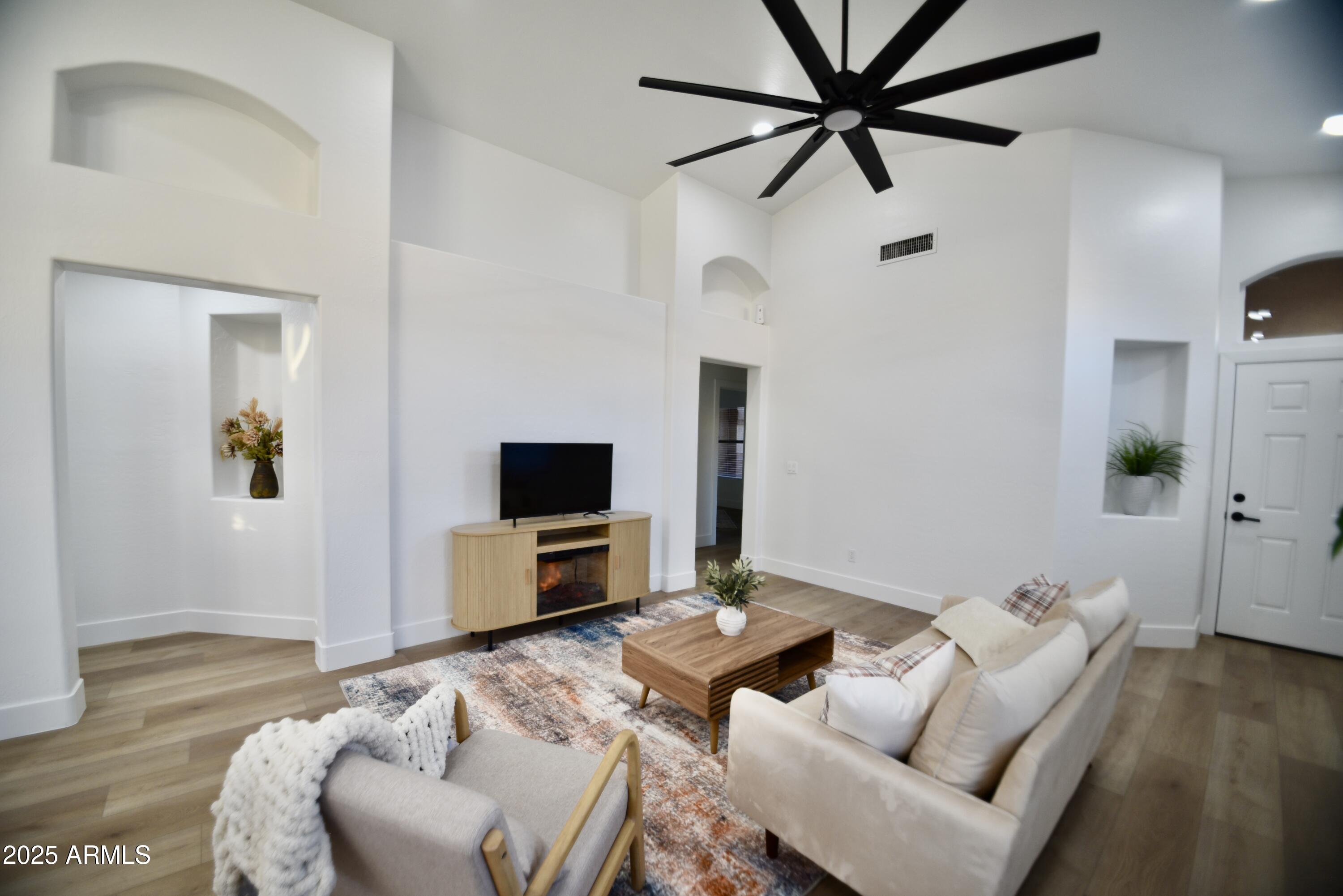 10053 East Capri Avenue Mesa, AZ 85208 - Photo 5 of 29 DSC_7979