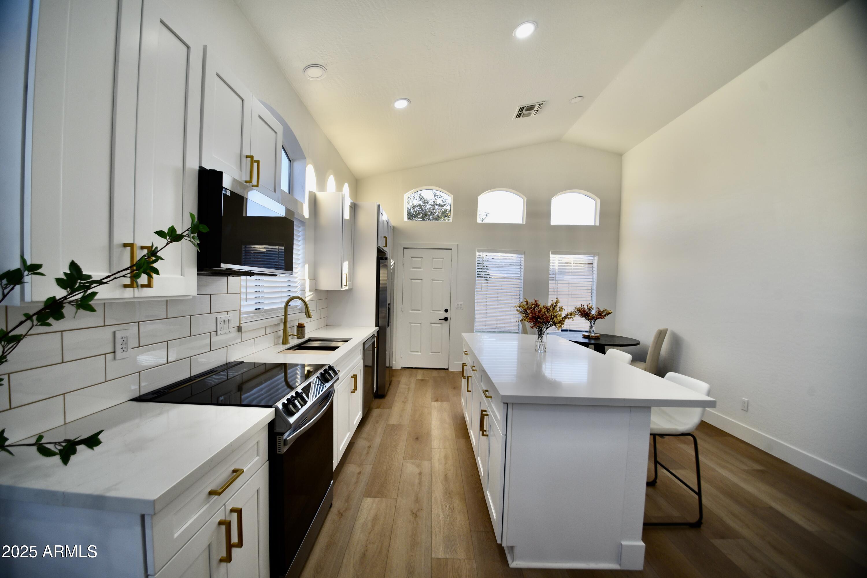 10053 East Capri Avenue Mesa, AZ 85208 - Photo 6 of 29 DSC_7973