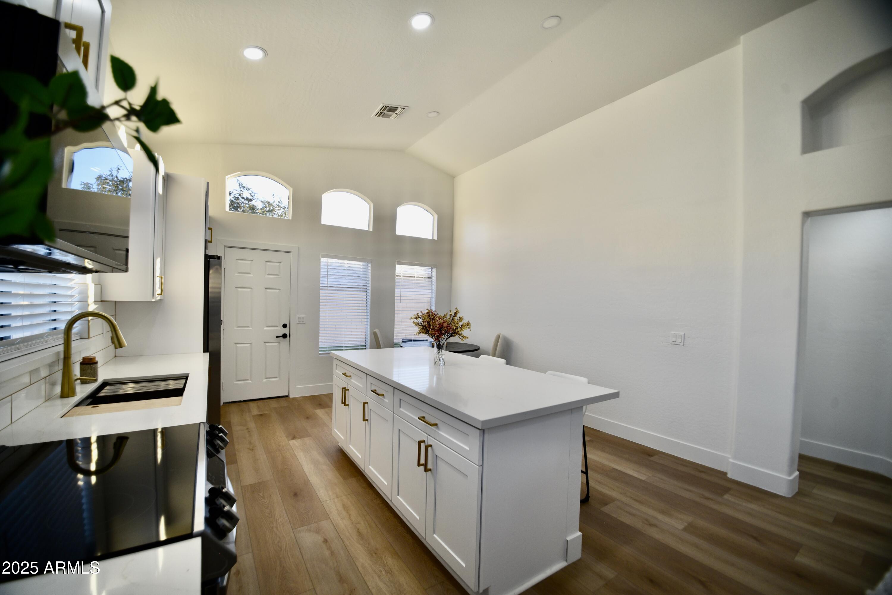 10053 East Capri Avenue Mesa, AZ 85208 - Photo 10 of 29 DSC_7976