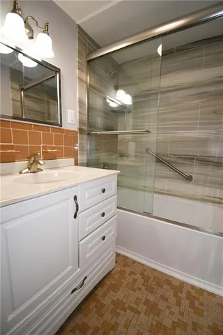 $2,500 | 912 Country Club Drive, Pittsburgh, PA 15228