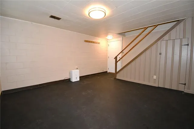 $2,500 | 912 Country Club Drive, Pittsburgh, PA 15228