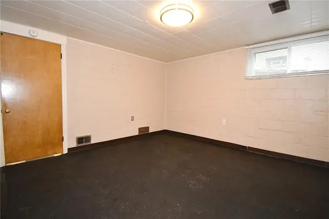 $2,500 | 912 Country Club Drive, Pittsburgh, PA 15228