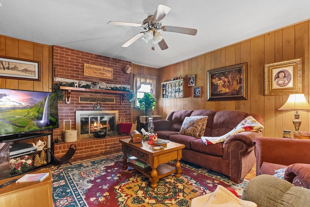 2280 Hebron Road Galax, VA 24333 - Photo 9 of 32 Gallery Image 9