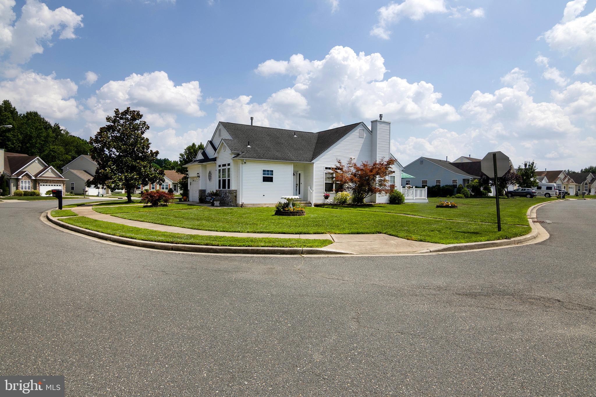 575 Riviera Drive Williamstown, NJ 08094 - Photo 4 of 46 Exterior Side