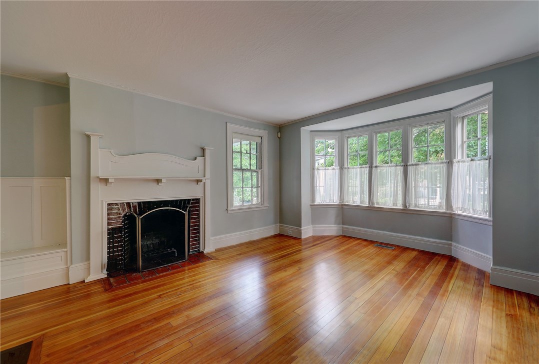 16 Elton Street Providence, RI 02906 - Photo 4 of 25